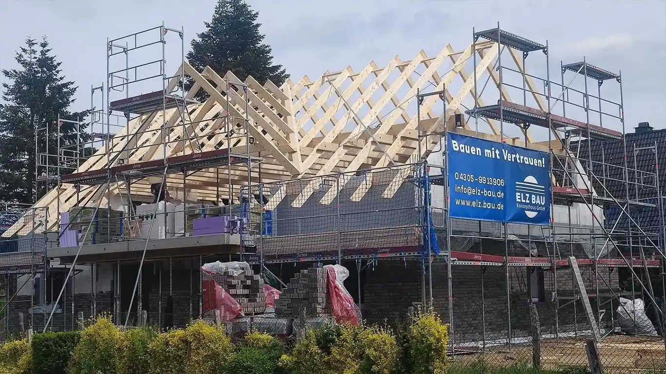 galerie-zimmerei-likaj-gehdebrecht-neumuenster-02_6935500f7faaa