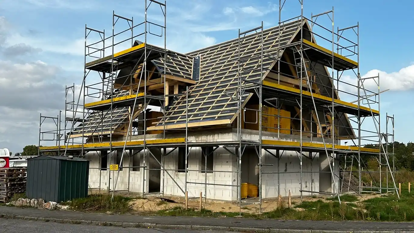 galerie-zimmerei-likaj-gehdebrecht-neumuenster-04_6935500f81e86